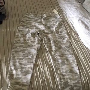 White camo leggings